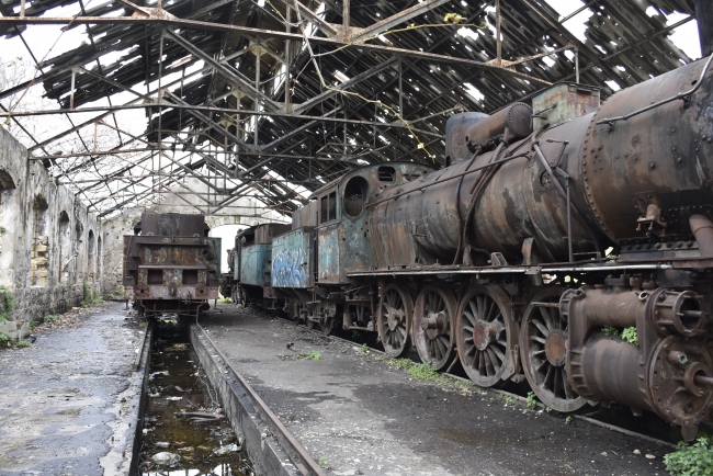 Osmanlı’nın "Doğu’nun Kapısı" unvanını kazandırdığı tarihi demir yolu kaderine terk edildi