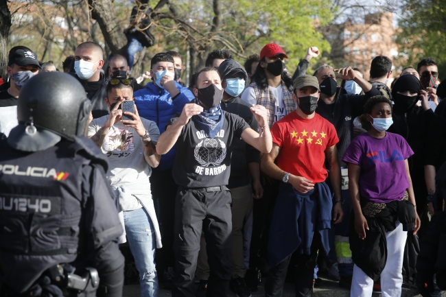 İspanya'da ilk kez aşırı sağ ve sol gruplar karşı karşıya geldi