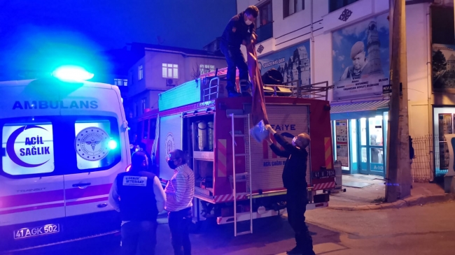 Kapağı açık rögarı fark etmeyerek düştü