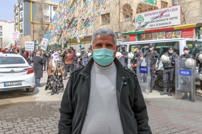 Van'daki evlat nöbetine 3 aile daha katıldı