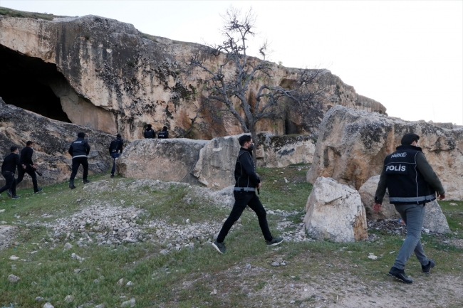 Şanlıurfa'da narkotimden mağaralar bölgesine baskın