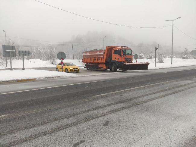 Anadolu Otoyolu'nun Bolu Dağı kesiminde kar etkili oluyor
