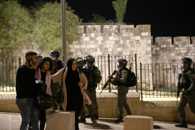 İsrail polisinden Kudüs’te Filistinlilere müdahale