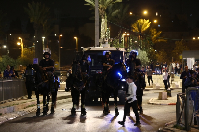 İsrail polisi Filistinlilere olan müdahalesini sürdürüyor