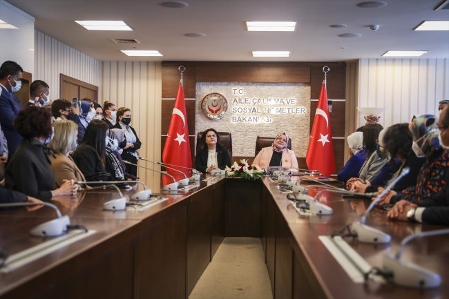 Bakanlıklarda devir teslim törenleri yapıldı