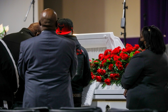 Polis tarafından vurulan Daunte Wright'ın naaşı ziyarete açıldı