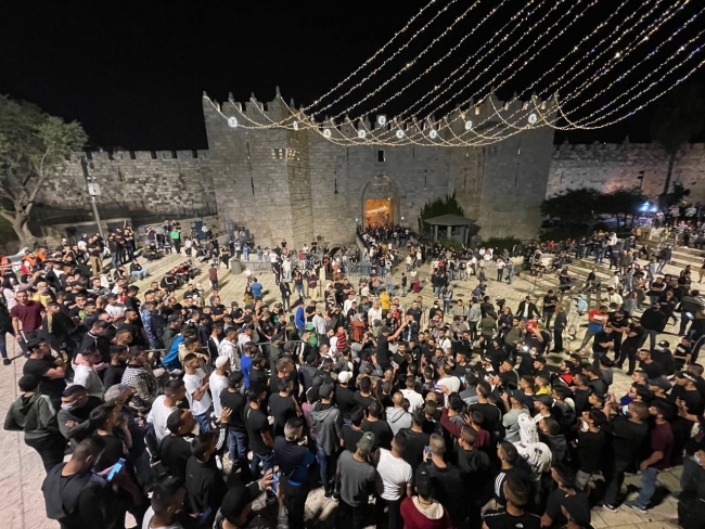 Filistinliler Şam Kapısı’ndaki barikatları kaldırdı