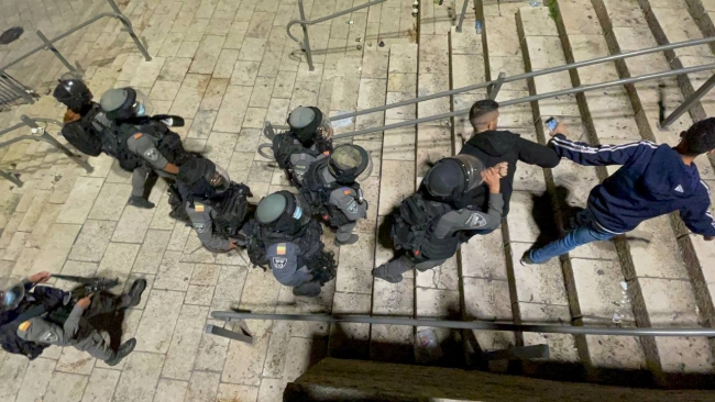 İsrail güçleri Filistinli gençleri hedef aldı