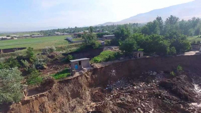 Tacikistan'da sel felaketi: 7 ölü