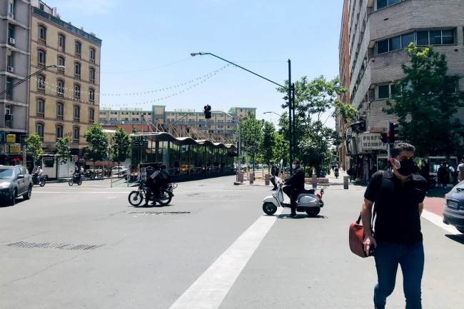 İran'da koronavirüsten bir günde 303 can kaybı