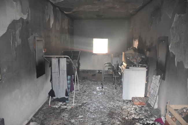 Adana'da apartman yangını: 3 kişi dumandan etkilendi