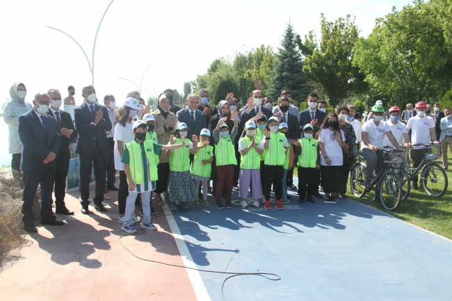 Beyşehir Gölü'nü temizleme çalışmaları sürüyor