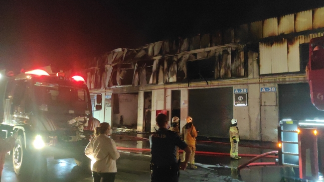 Pendik'te fabrika yangını