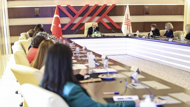 YÖK Başkanı Saraç kadın rektörlerle bir araya geldi