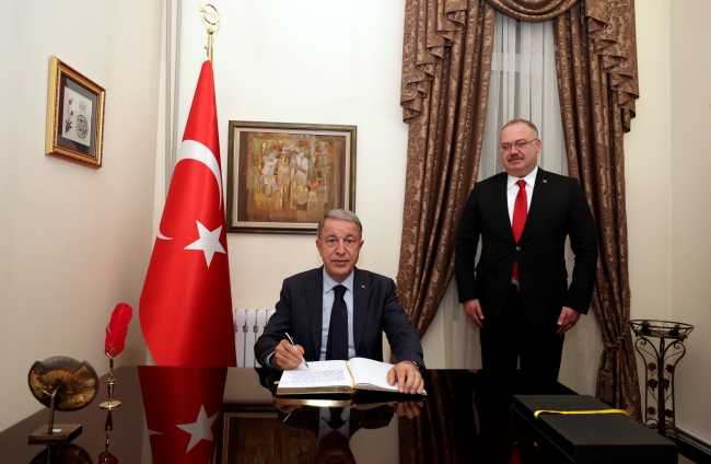 Bakan Akar, Türkiye'nin Bişkek Büyükelçiliğini ziyaret etti