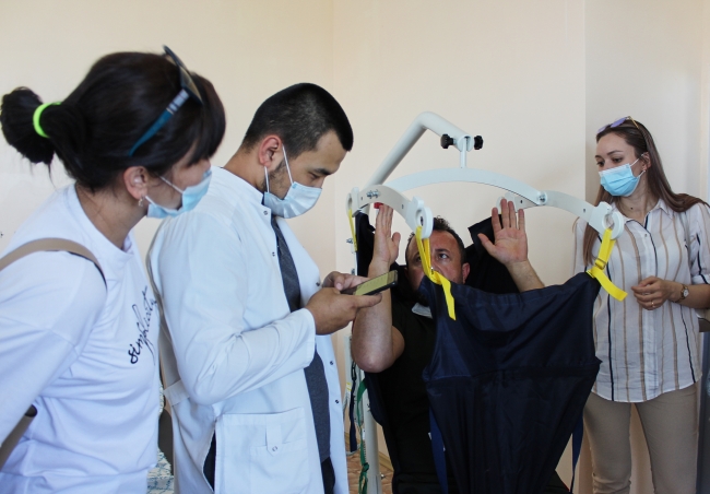 TİKA'dan Kazakistan'a tıbbi cihaz desteği