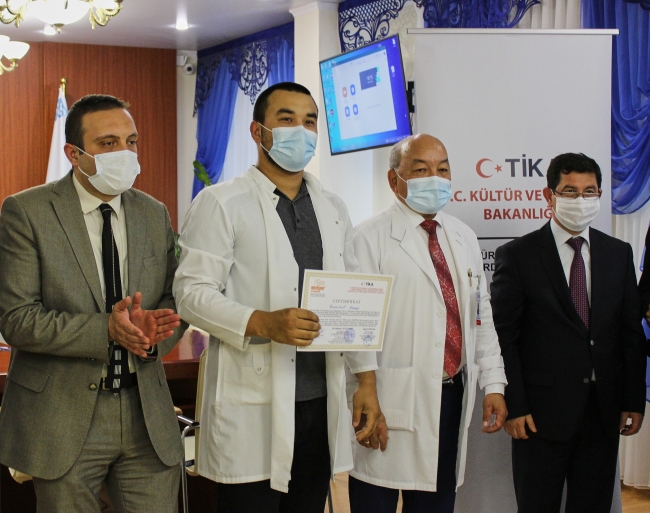 TİKA'dan Kazakistan'a tıbbi cihaz desteği