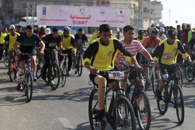 Gazze'de bisiklet yarışı düzenlendi