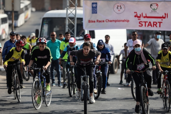 Gazze'de bisiklet yarışı düzenlendi