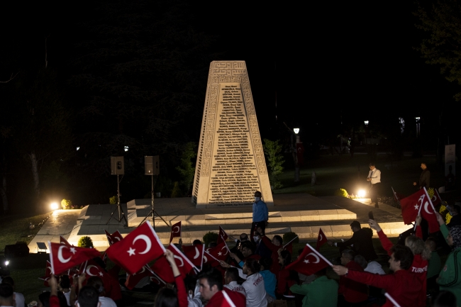 81 ilden gelen sporcular TBMM'de demokrasi nöbeti tutuyor