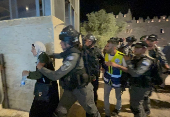 İsrail polisi Filistinlilere plastik mermiyle saldırdı