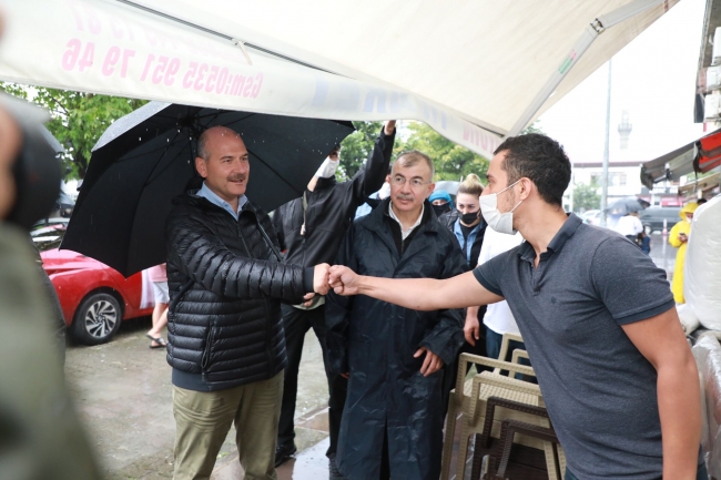 Bakan Soylu selin vurduğu Arhavi'de incelemelerde bulundu