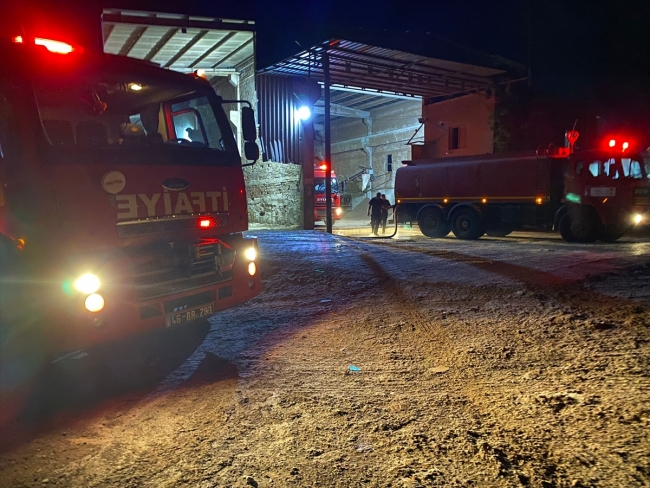 Yem fabrikasında çıkan yangın söndürüldü