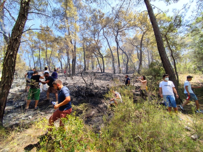 Kemer'de çıkan yangın kontrol altında