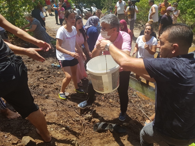 Kemer'de çıkan yangın kontrol altında