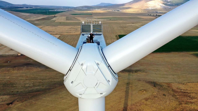 Bitlis'in 'rüzgar boğazında' temiz enerji üretimi başladı