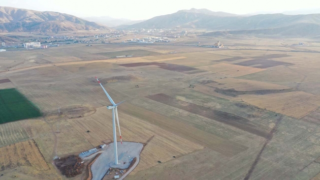 Bitlis'in 'rüzgar boğazında' temiz enerji üretimi başladı