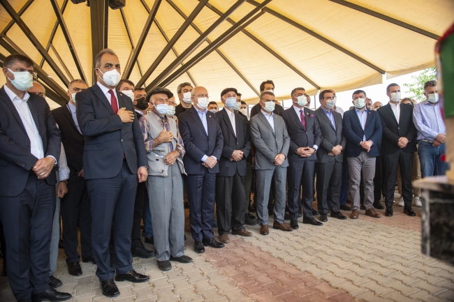 Kılıçdaroğlu vefat eden teyzesinin cenaze törenine katıldı