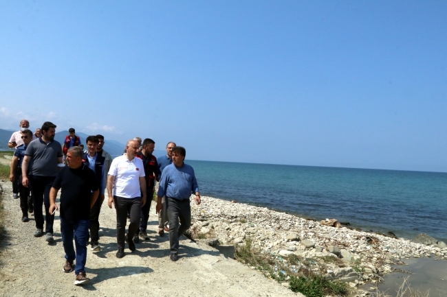 Bakan Karaismailoğlu: El birliği ile afetin izlerini ortadan kaldırıyoruz