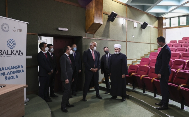 Bakanlar Muş ve Ersoy'dan Karadağ'daki Fatih Mehmet Medresesi'ne ziyaret