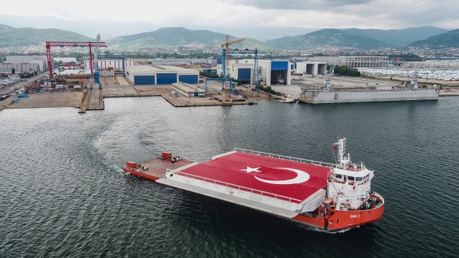 1915 Çanakkale Köprüsü'nün son tabliyesi şantiye alanına getirildi