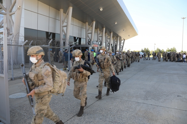 Komandolar dualarla Suriye'ye uğurlandı