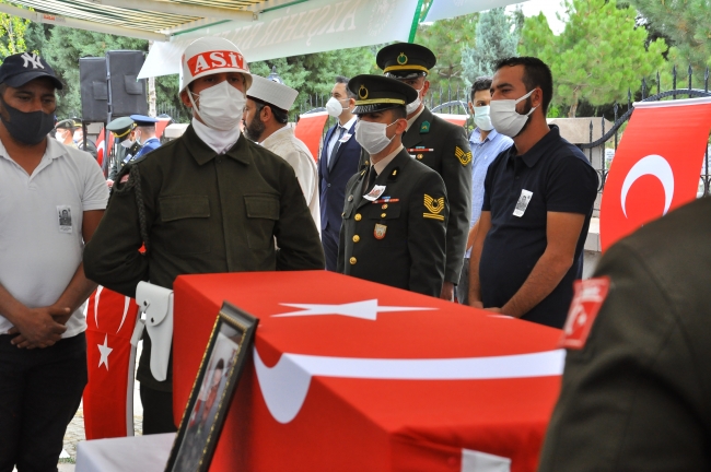 Şehit Sözleşmeli Er Ömer Faruk Erdem son yolculuğuna uğurlandı