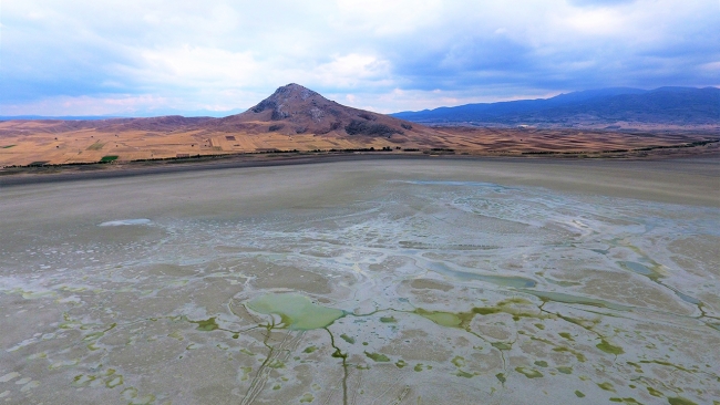 Göller Yöresi'ndeki Karataş Gölü kurudu