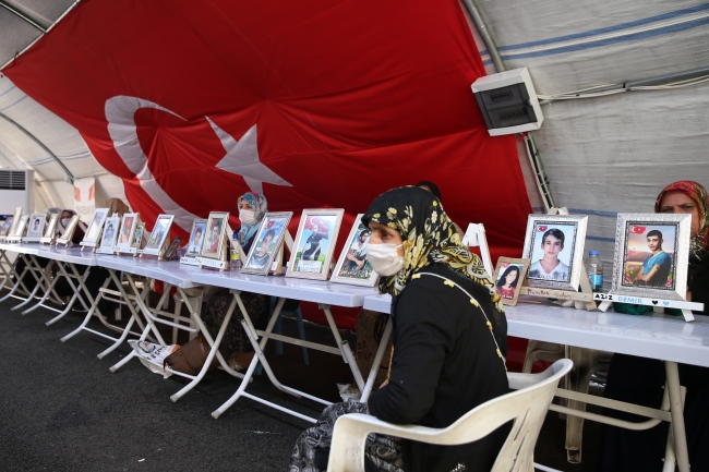 Evlat nöbeti kararlılıkla sürüyor