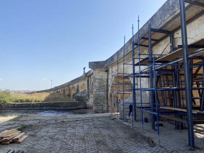 Tarihi Uzunköprü restorasyon nedeniyle trafiğe kapatıldı