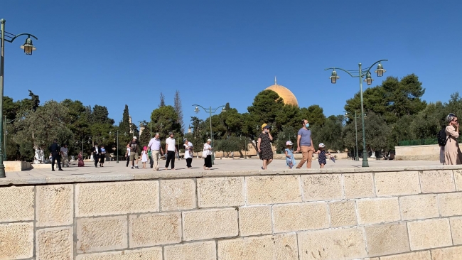 Fanatik Yahudiler Mescid-i Aksa'ya baskın düzenledi