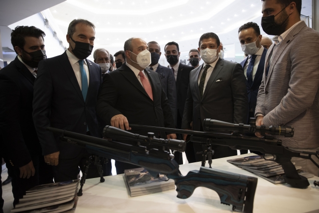 Bakan Varank: Türkiye'de yatırım yapmak isteyen herkesi ülkemize davet ediyoruz