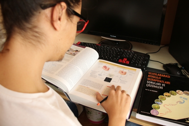 Talasemi hastası genç azmedip genetik bölümü kazandı