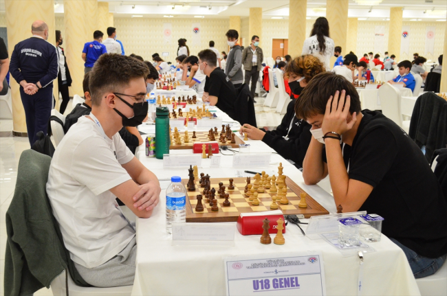 Mersin'de küçükler Satranç Şampiyonası'nda buluştu