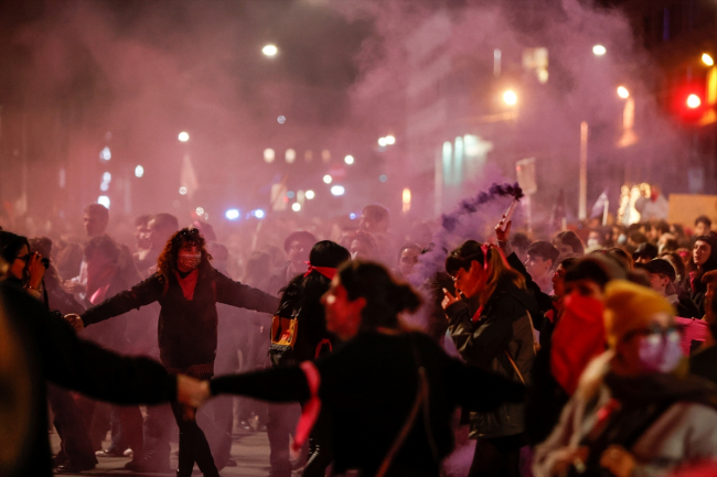 İtalya'da kadına şiddet protesto edildi