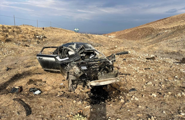 Aksaray'da otomobil devrildi: 1 ölü, 2 yaralı