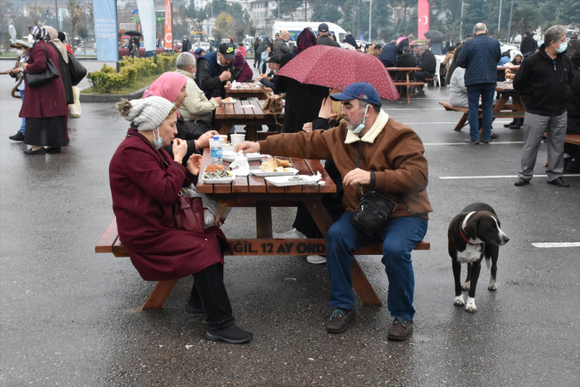 Ordu'da festivalde 5 ton ızgara hamsi ikram edildi