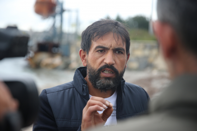 Araçtan indirilmeye çalışılan yolcu: Lütfen şoförü işe geri alsınlar