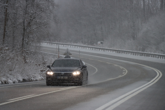 Trakya'da kar yağışı etkisini artırdı