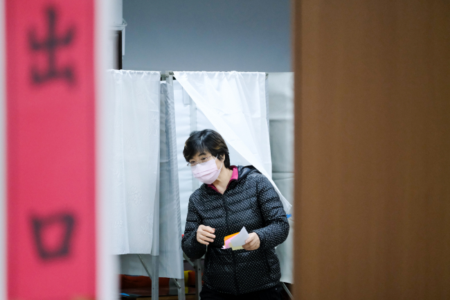 Tayvan'daki referandumda oy verme işlemi başladı